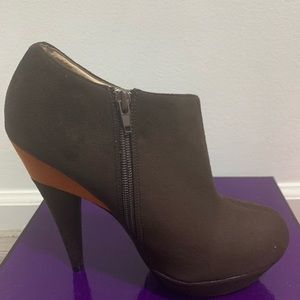 In Gouch chelsea high heel boots in brown suede SIZE  10